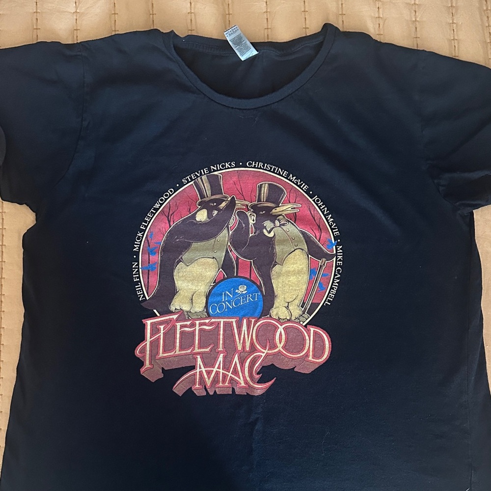 Fleetwood Mac Black Graphic T-Shirt - EUC